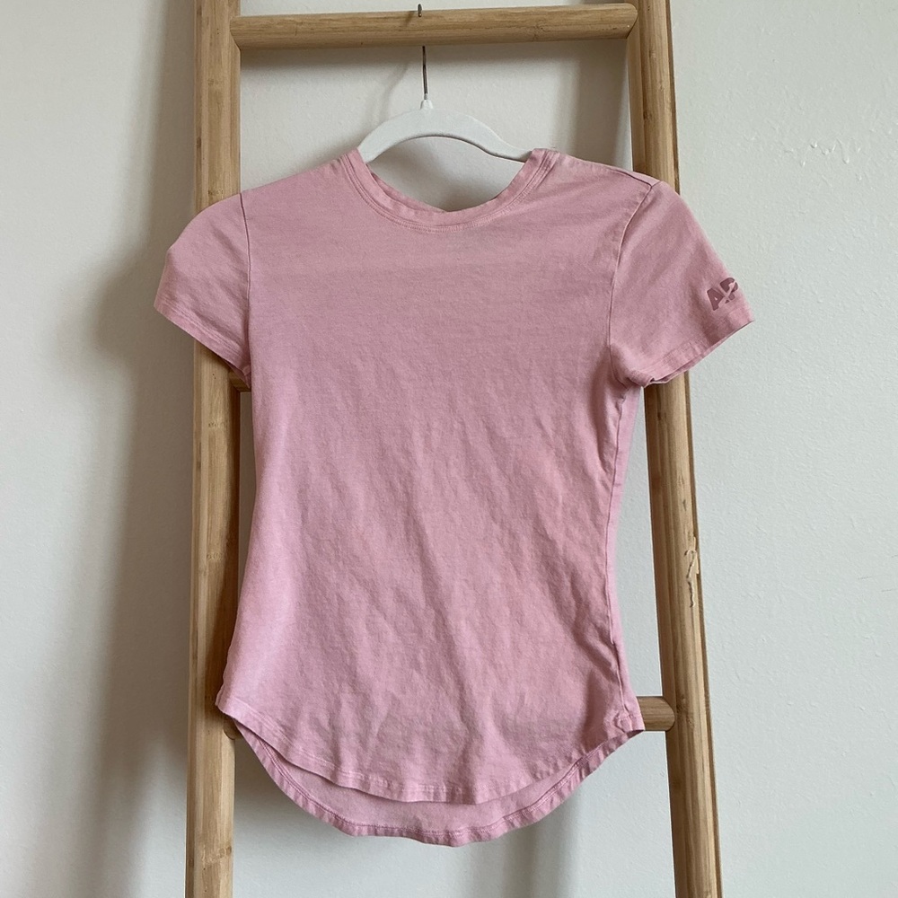 APL athletic T-shirt size XS